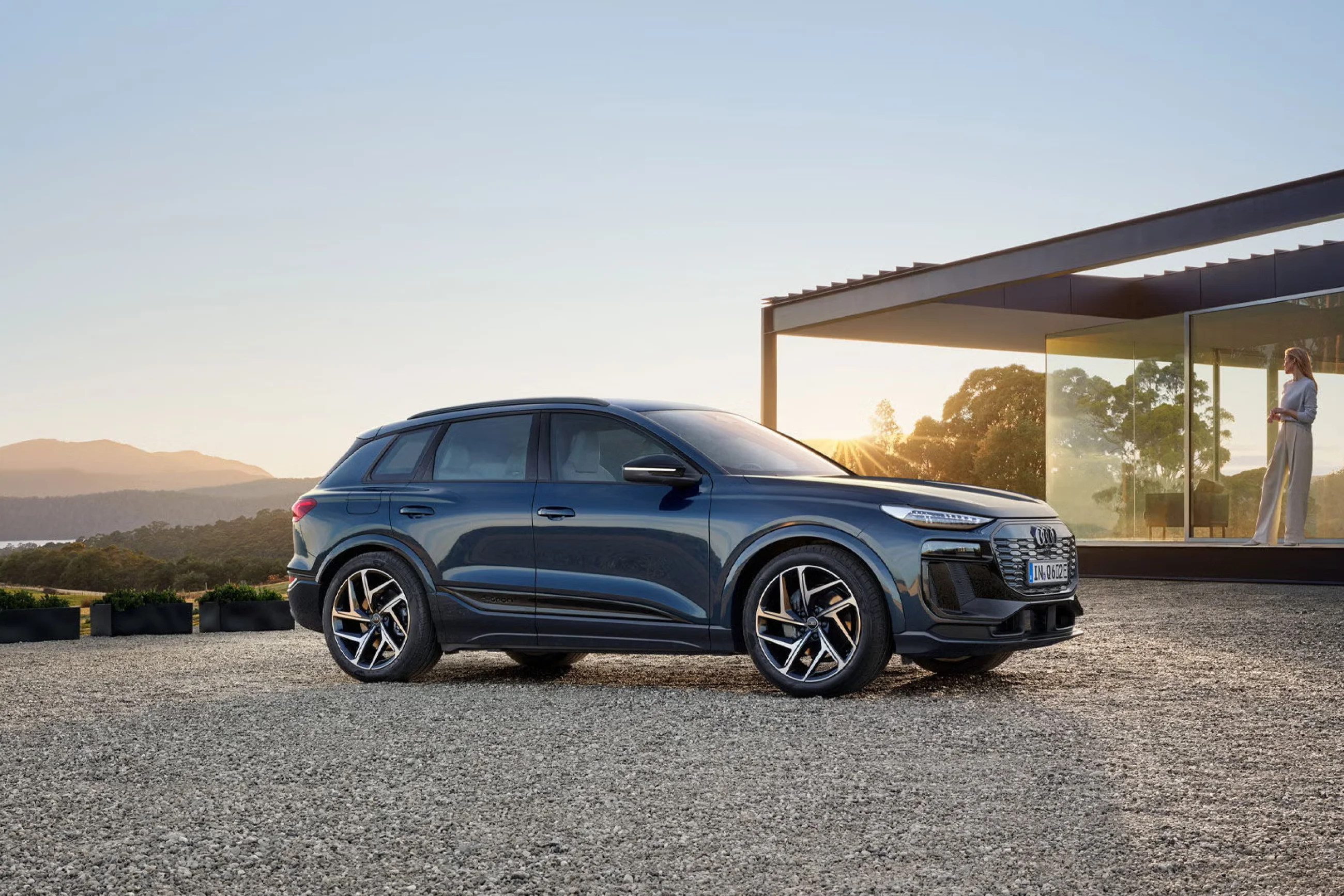 Audi Q6 e-tron - Image 2