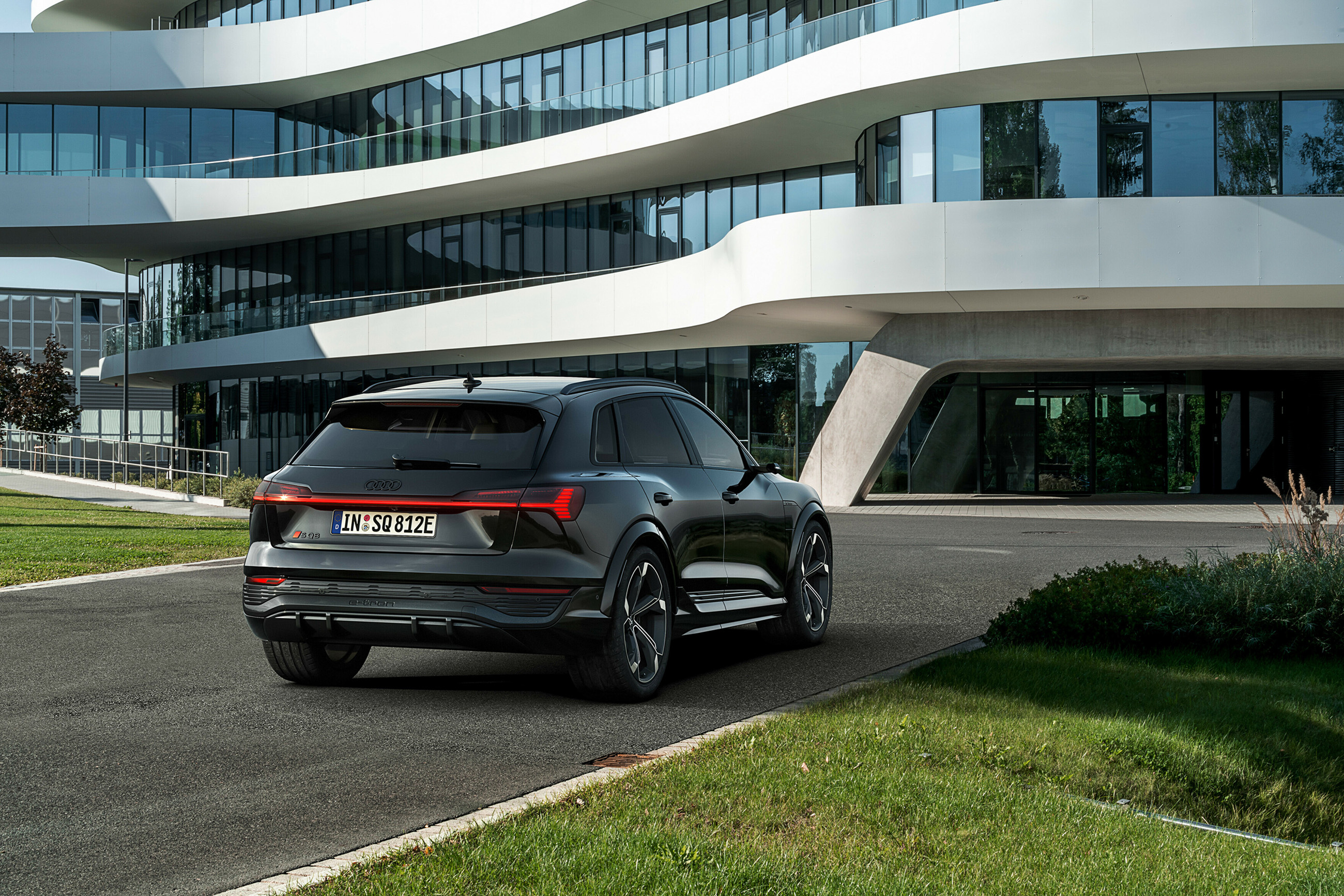 Audi SQ8 e-tron 8