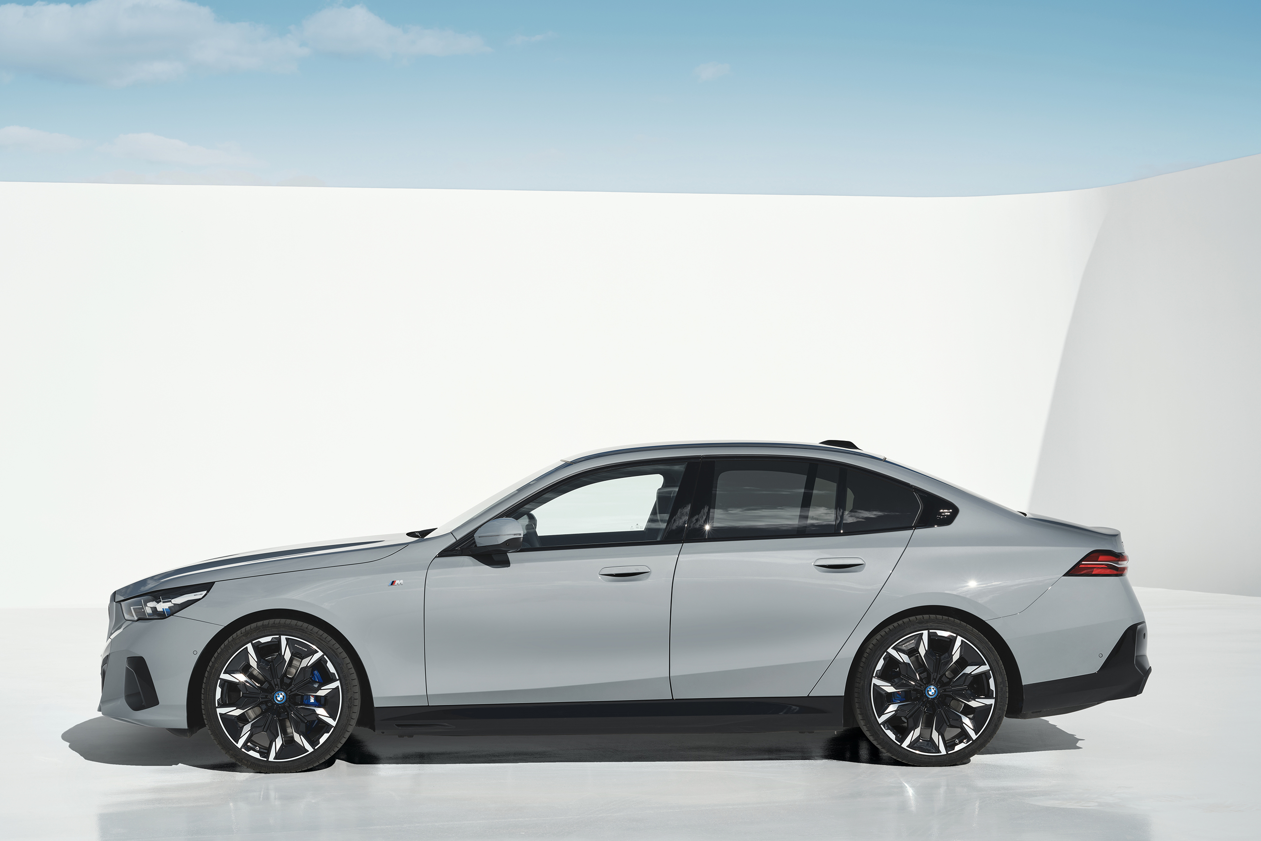 BMW i5 - Exterior