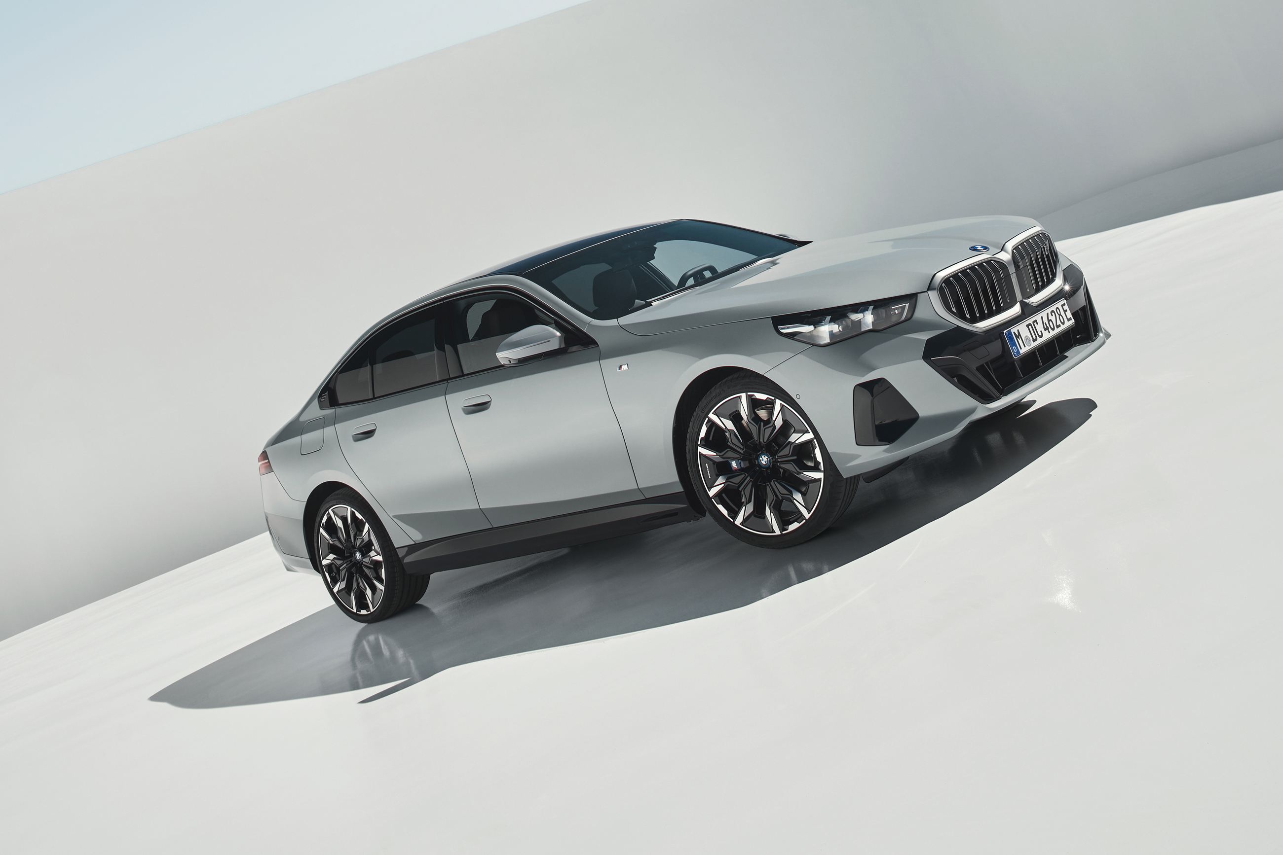 BMW i5 - Exterior