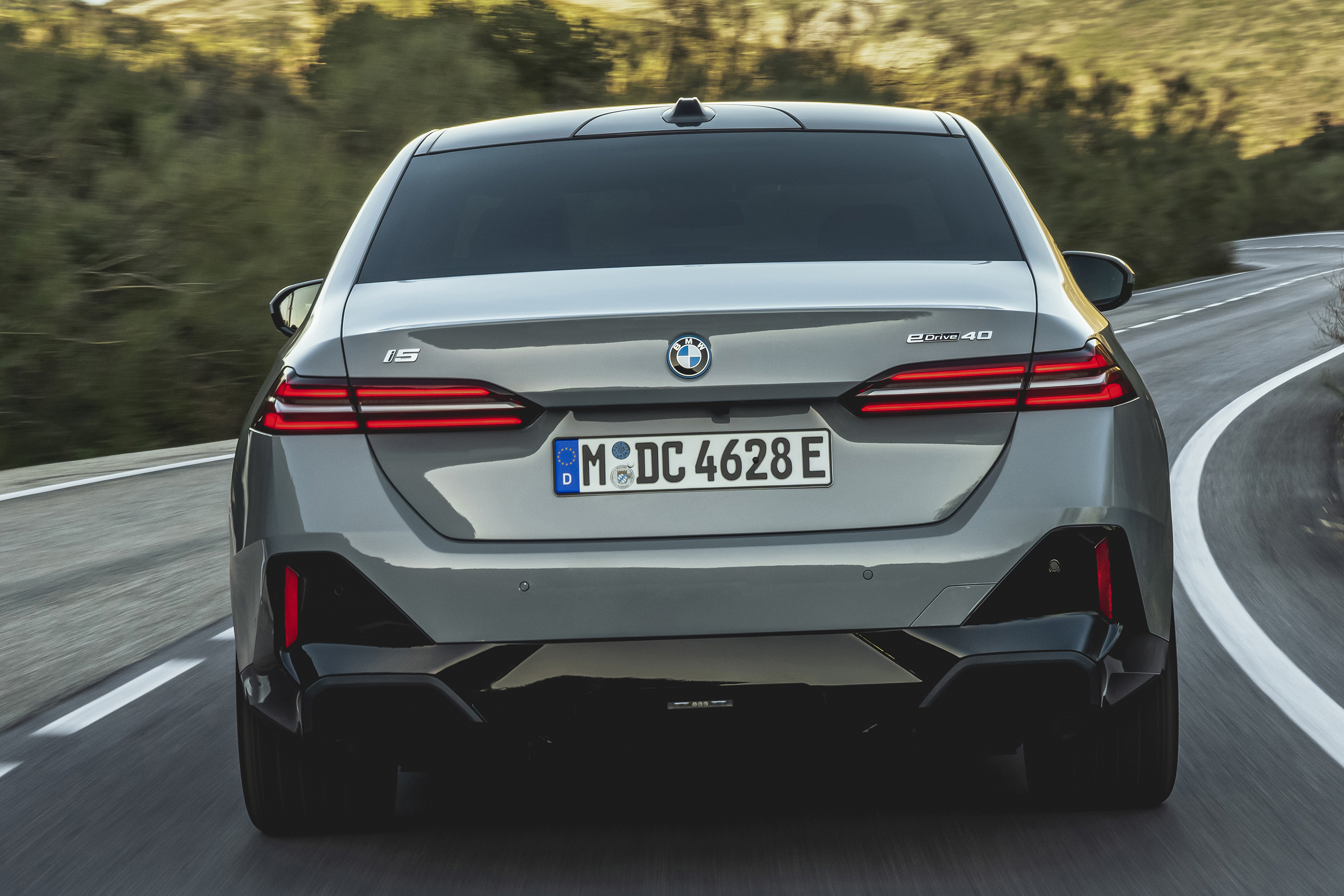 BMW i5 - Exterior