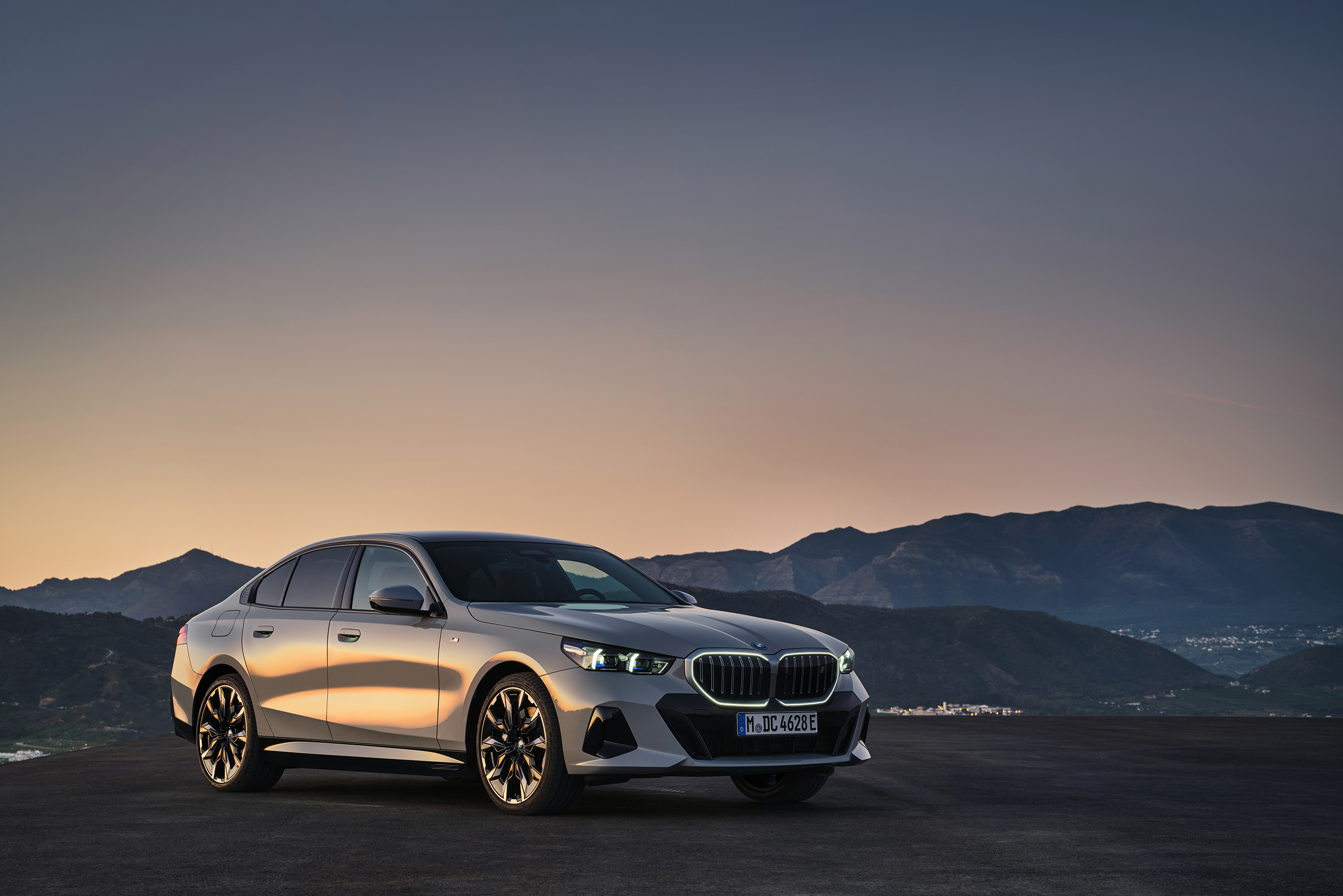 BMW i5 - Exterior