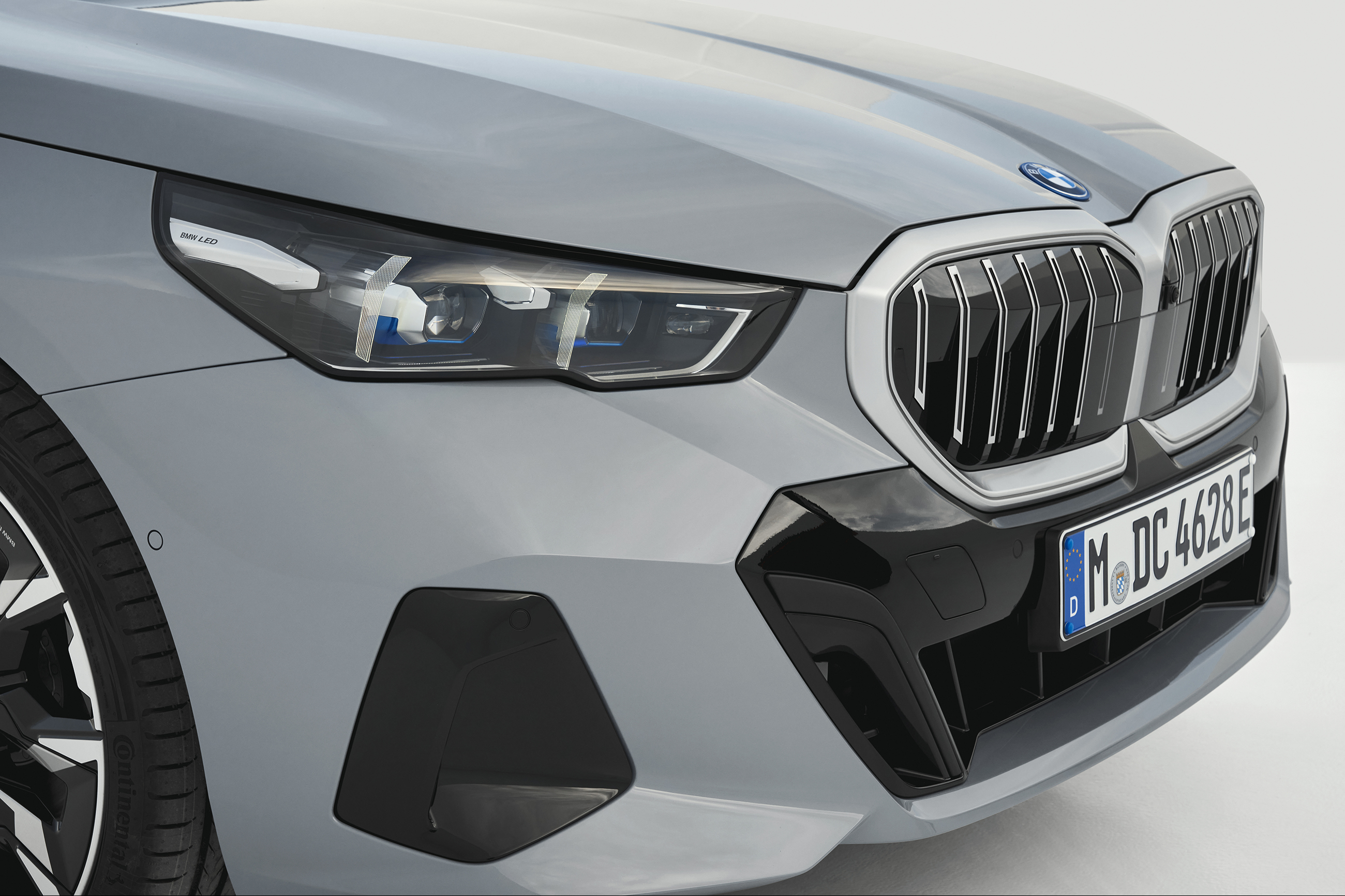 BMW i5 - Exterior