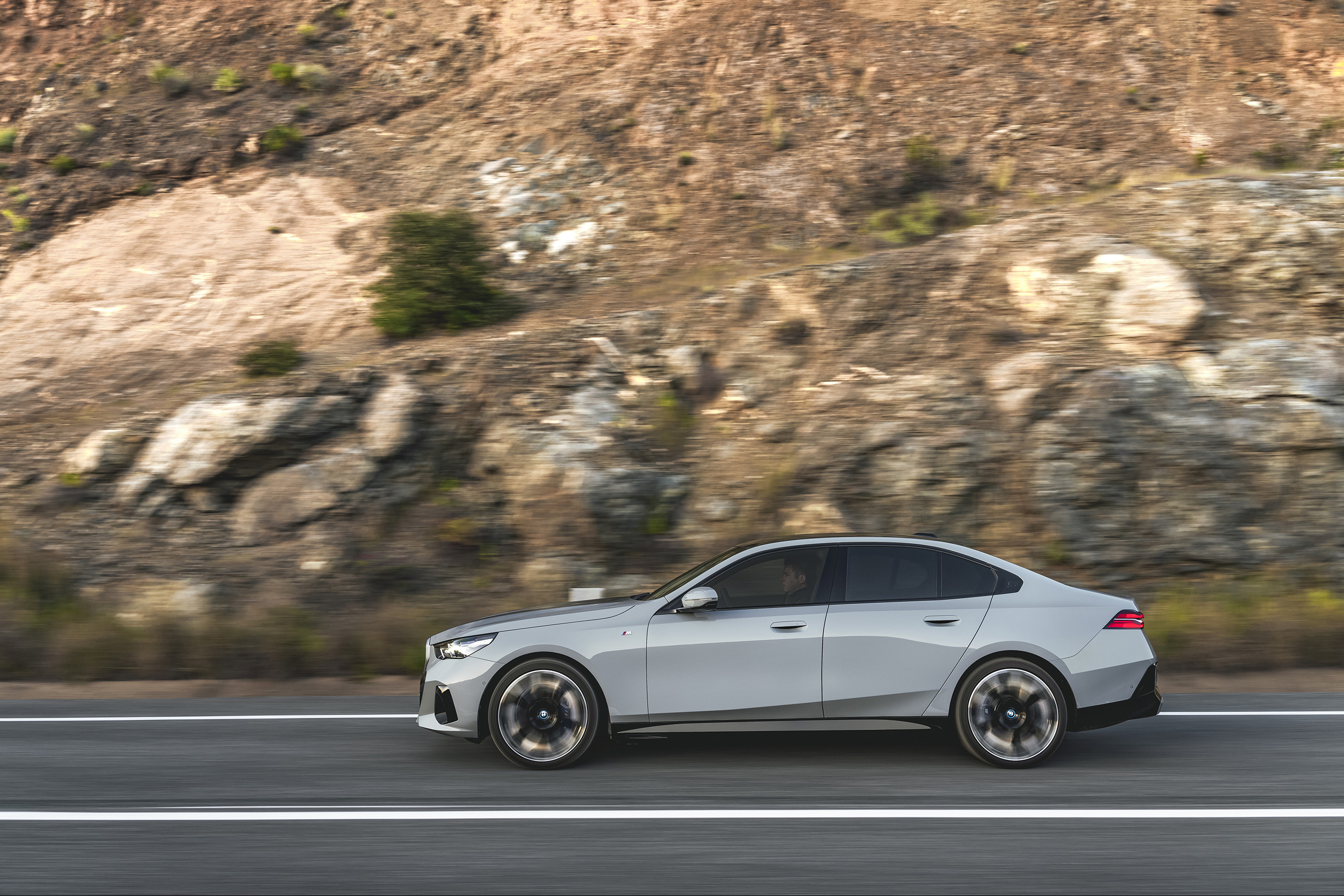 BMW i5 - Exterior
