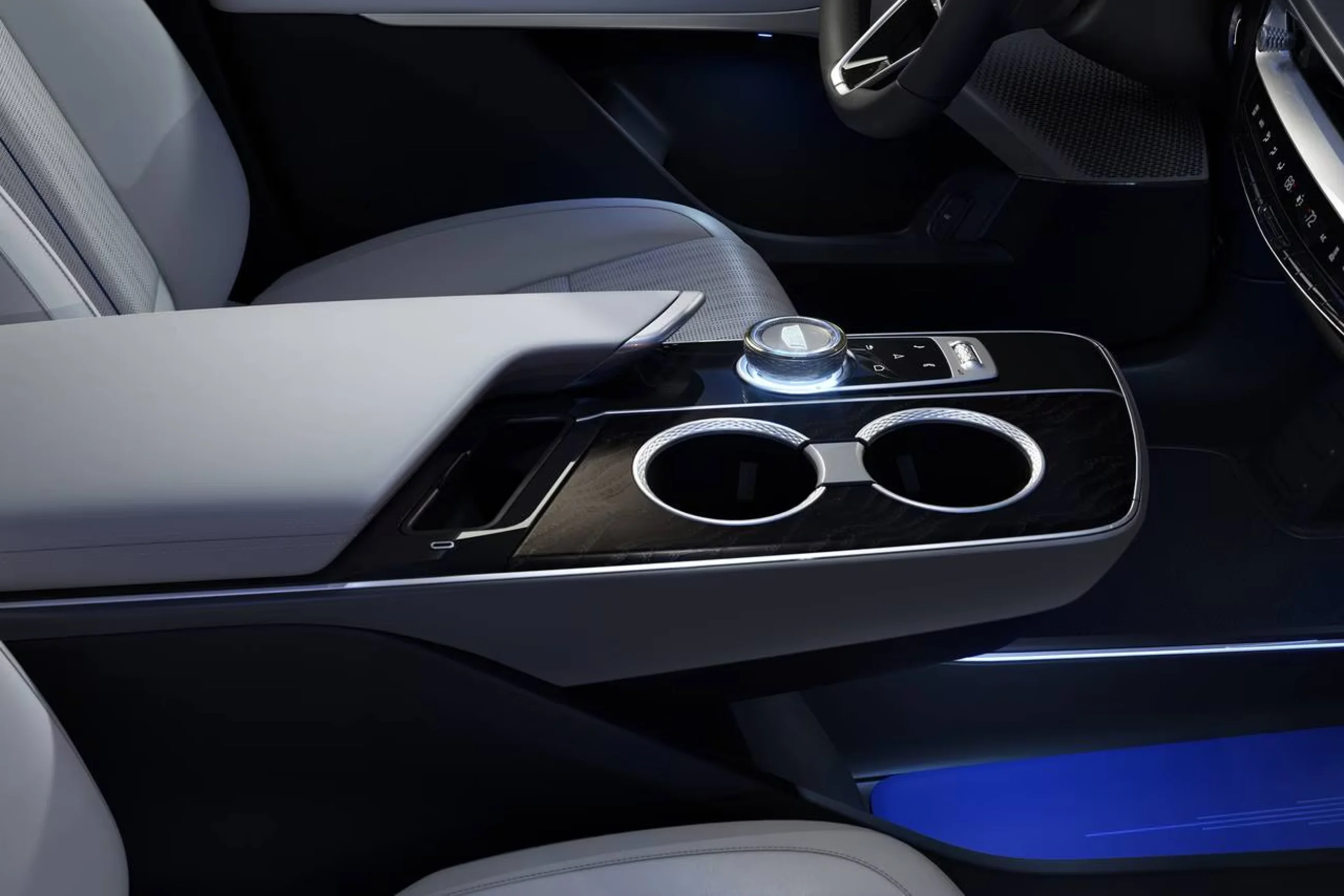 Cadillac Lyriq - Image 3