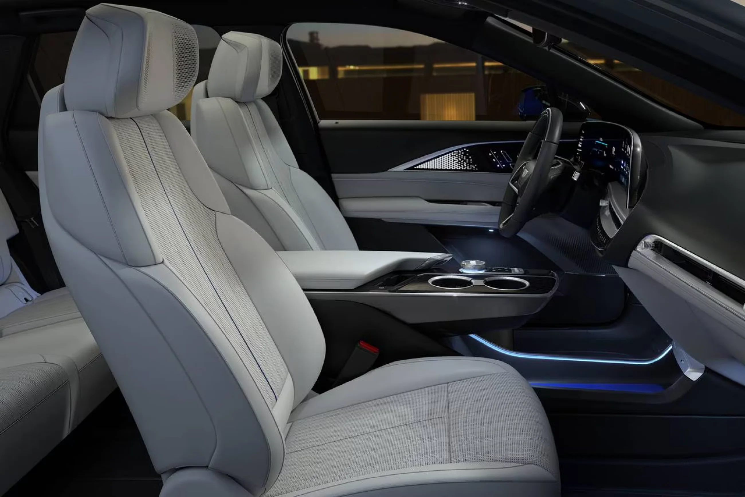 Cadillac Lyriq - Image 4