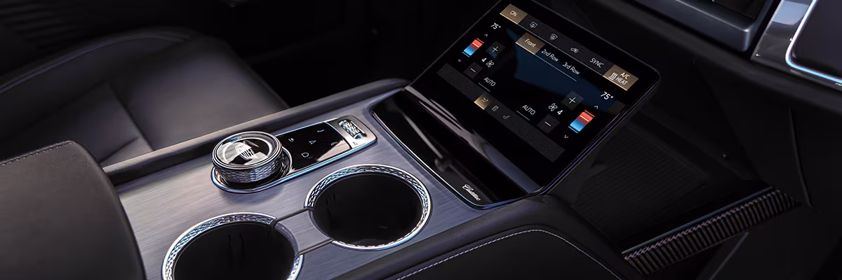 Cadillac Vistiq - Image 12