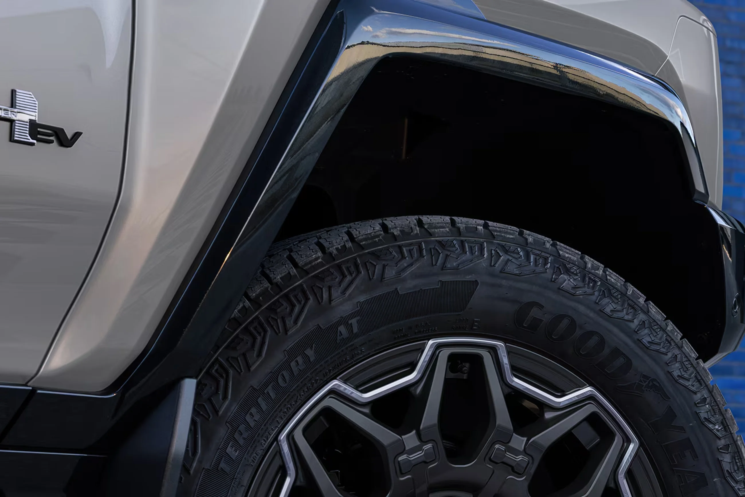 General Motors Hummer EV - Image 2