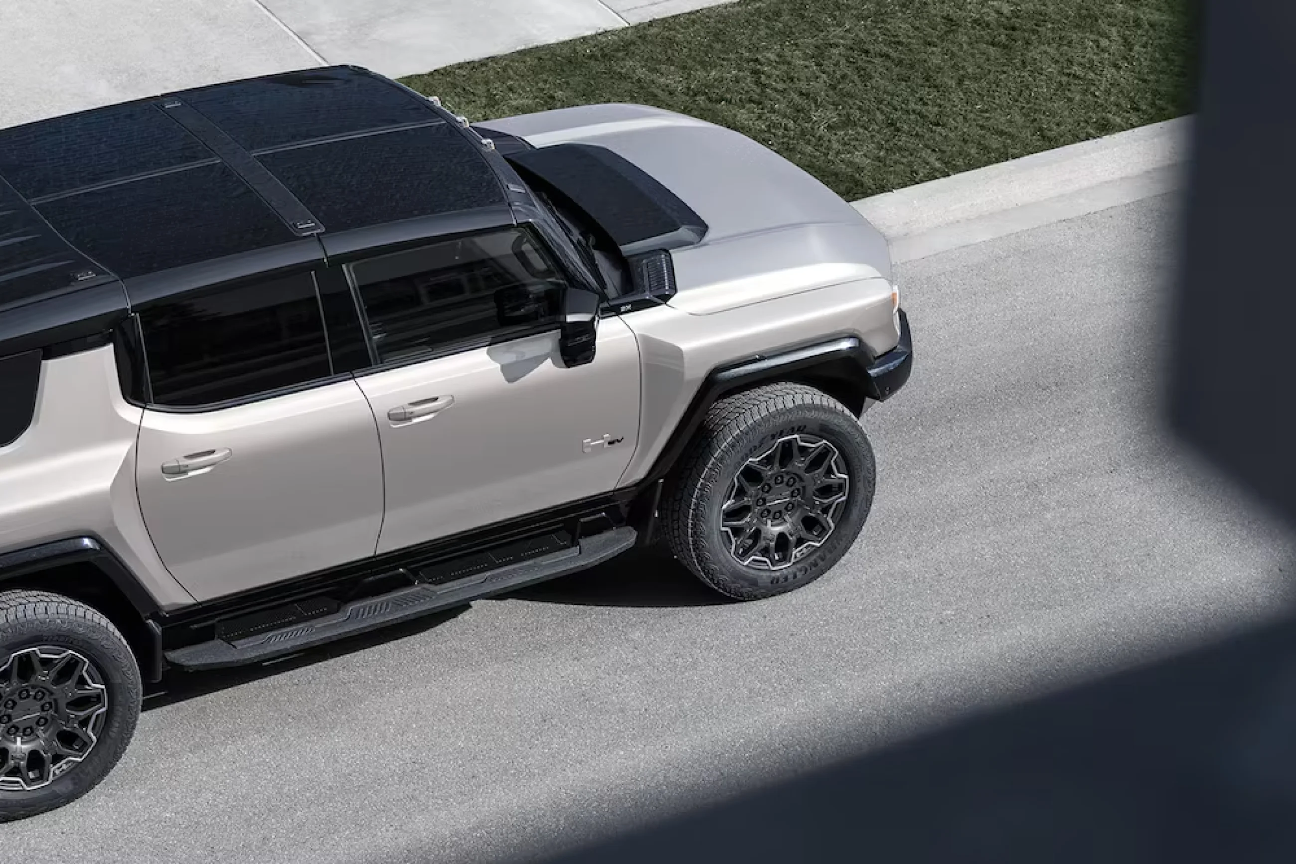 General Motors Hummer EV - Image 9