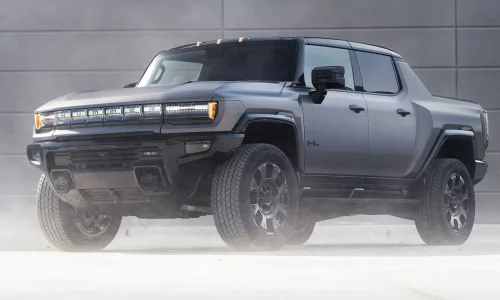 Hummer EV Pickup off-road EV