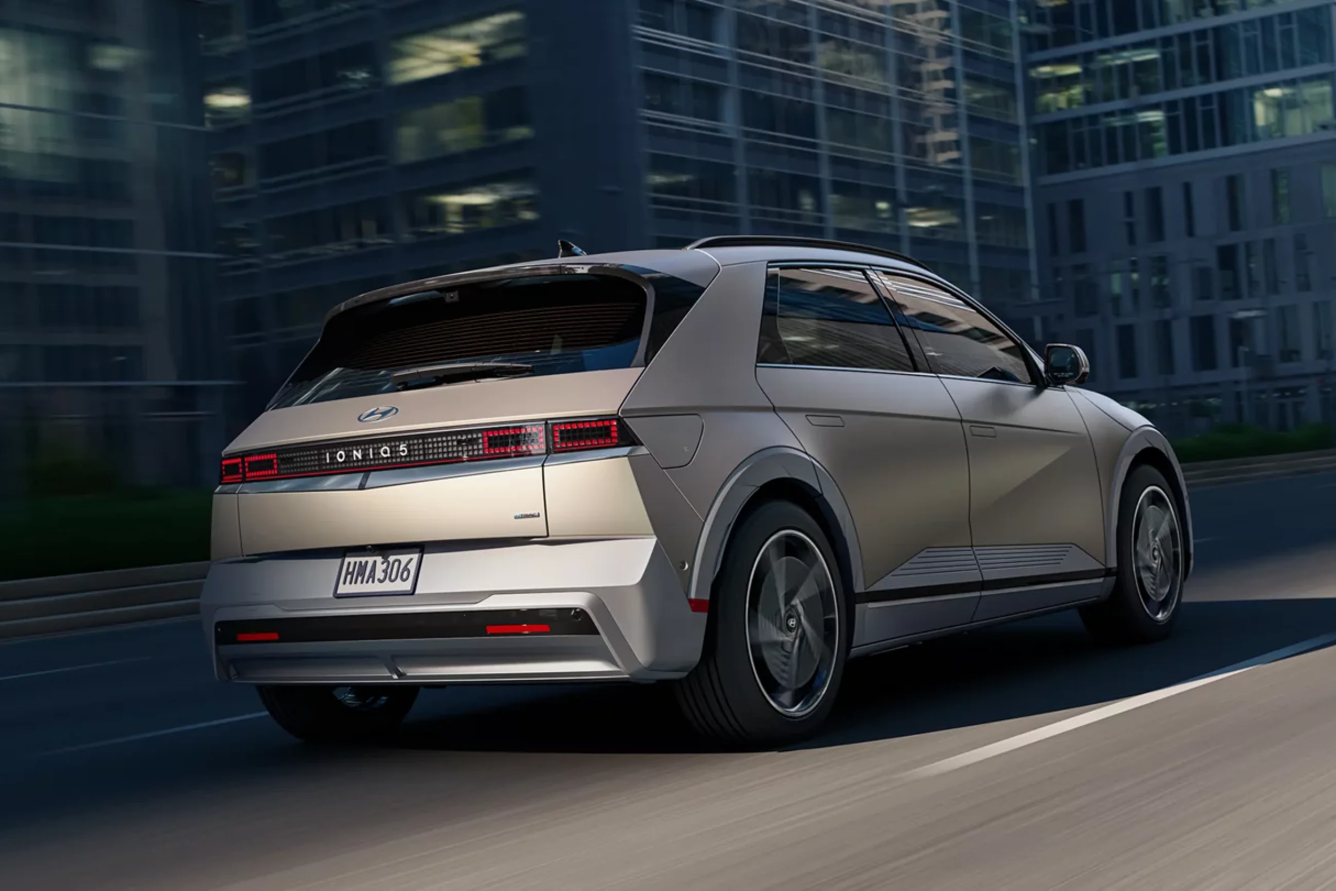 Hyundai Ioniq 5 - Image 14