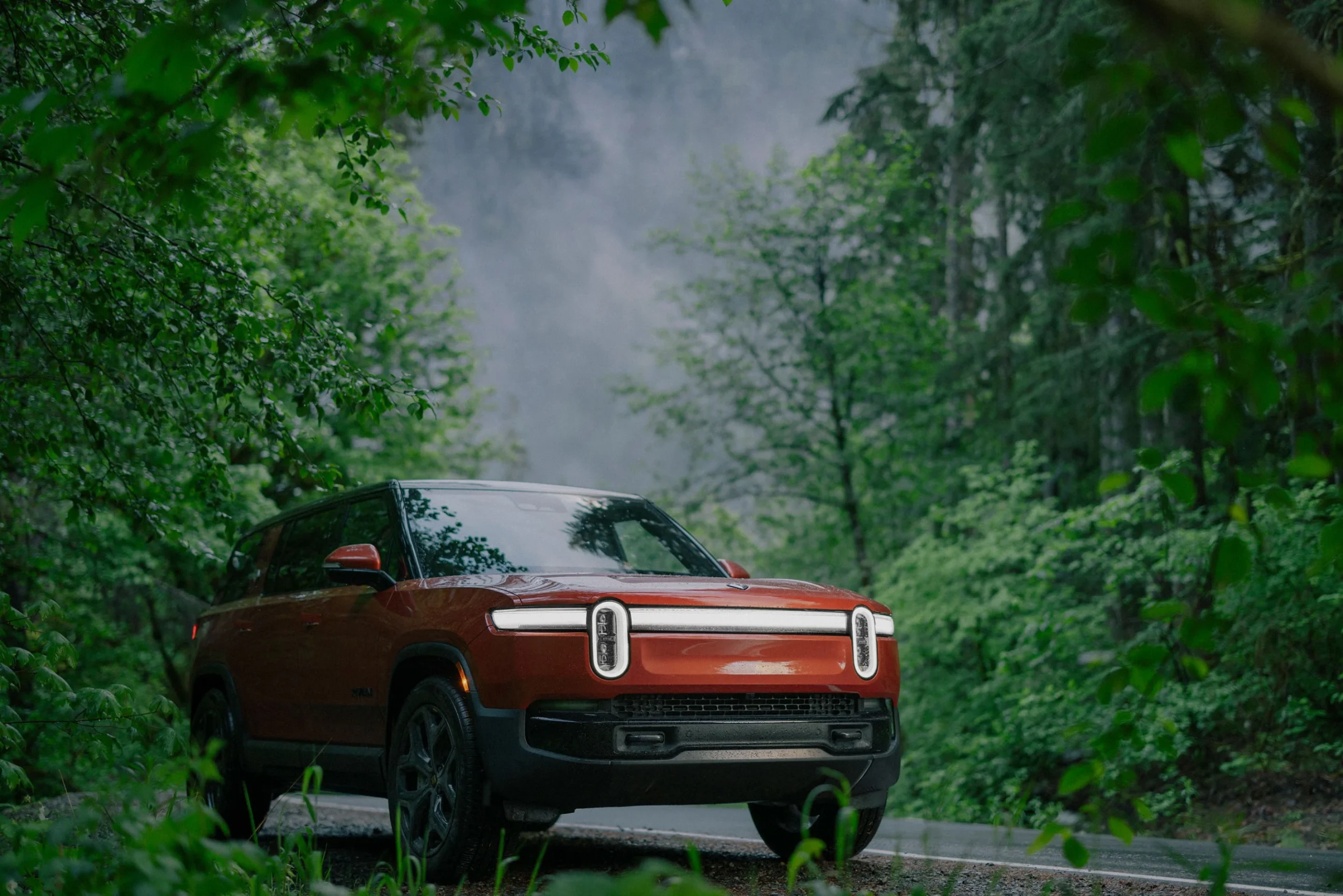 Rivian R1S - Image 16