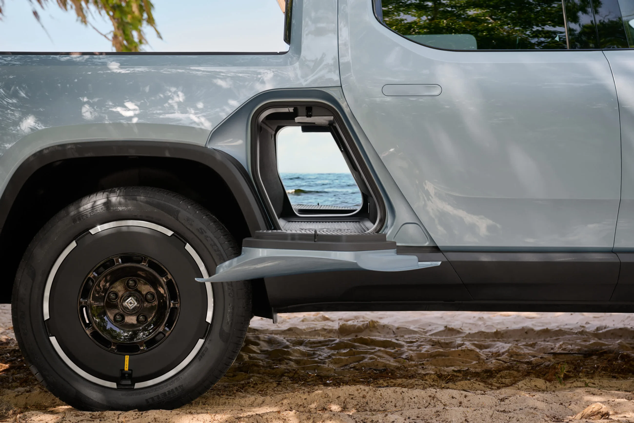 Rivian R1T - Image 16