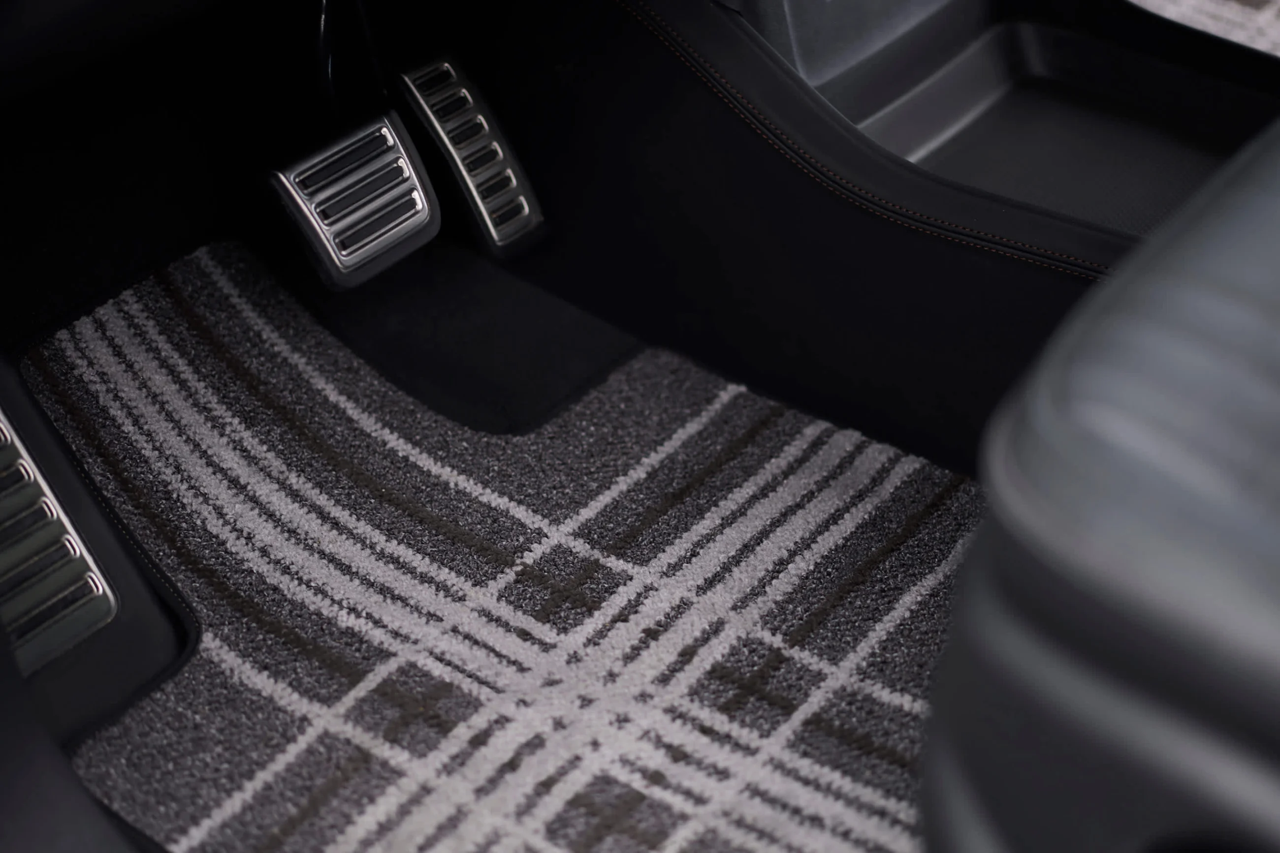 Rivian R1T - Image 18