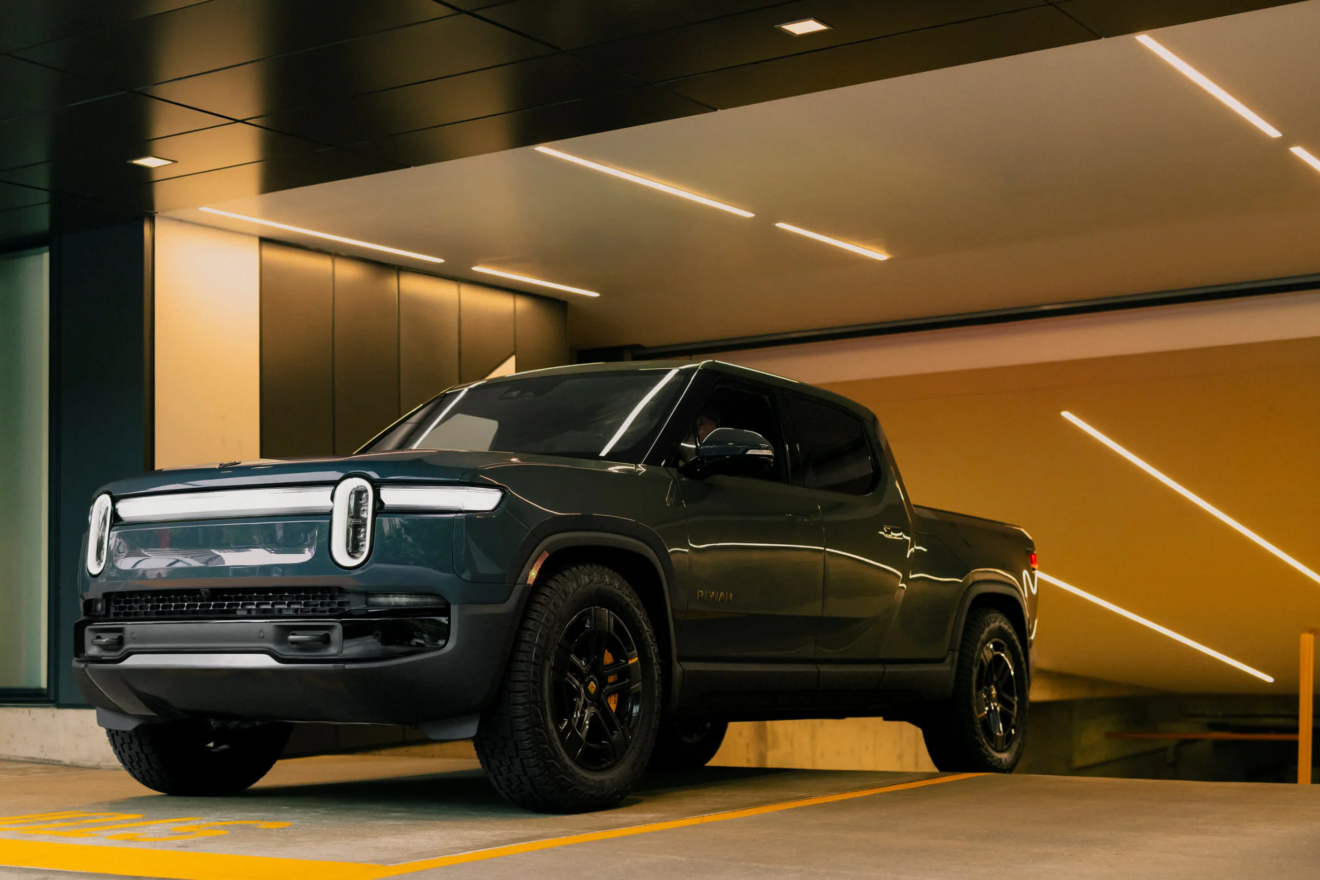Rivian R1T - Image 26