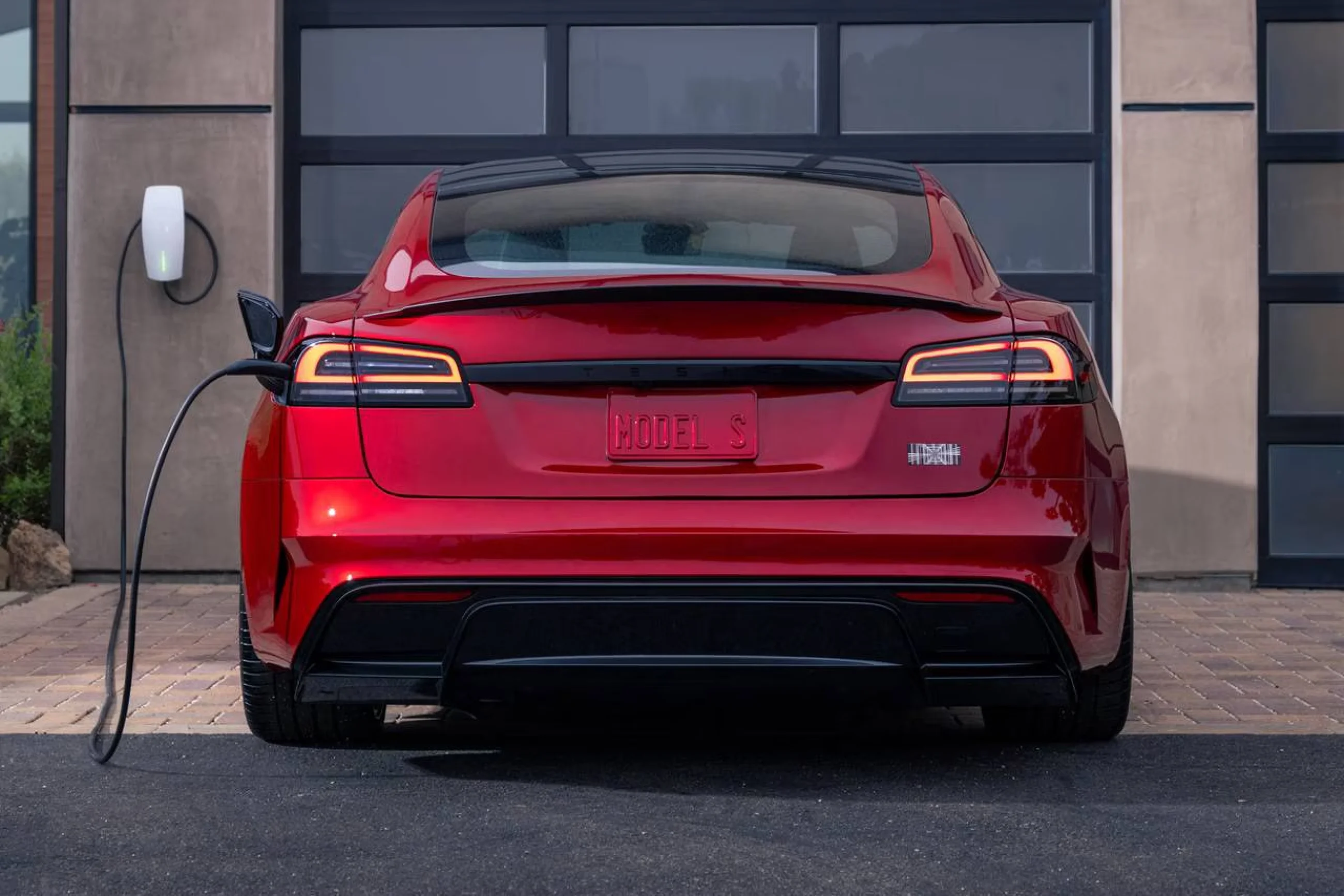Tesla Model S - Image 16