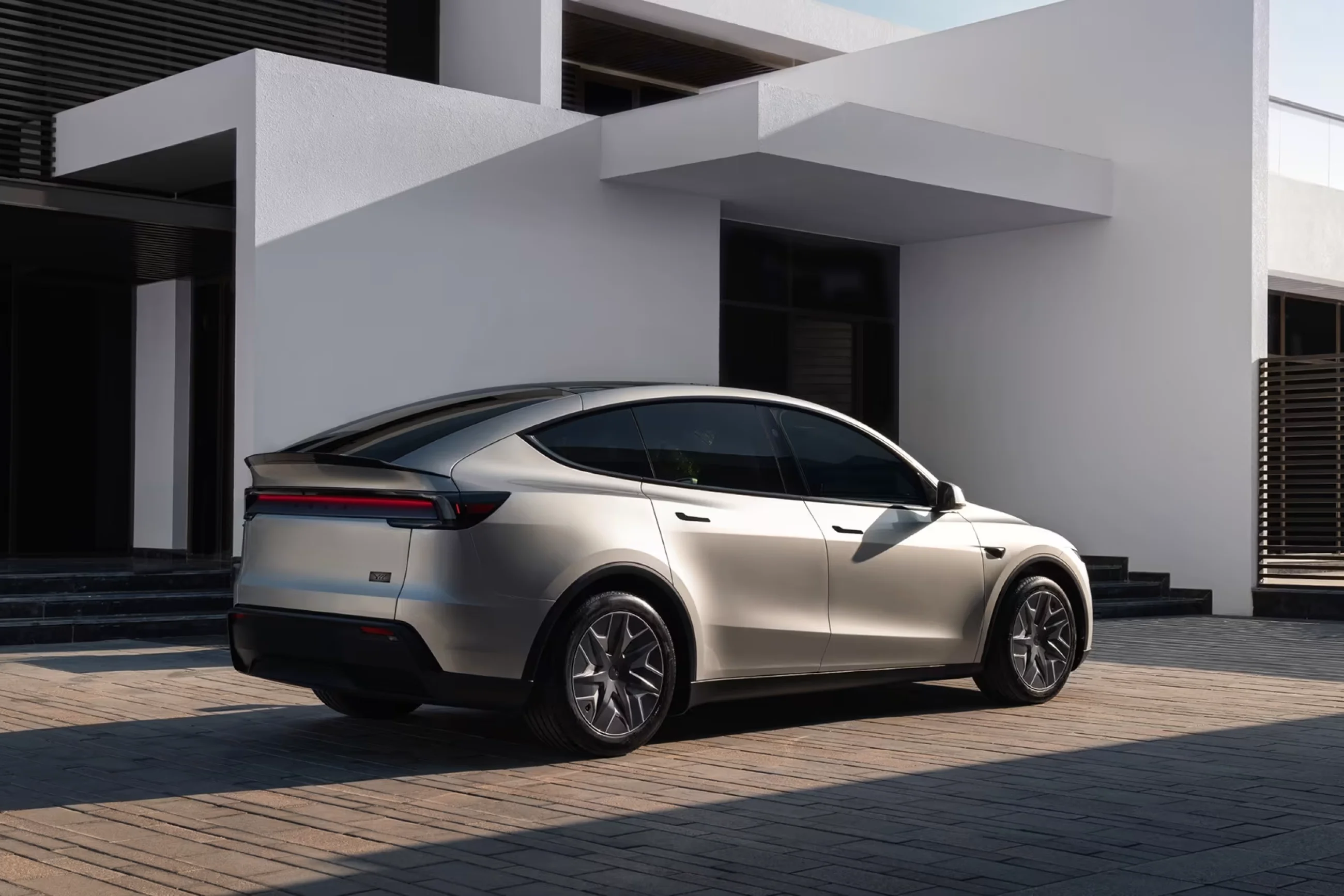 Tesla Model Y - Image 14
